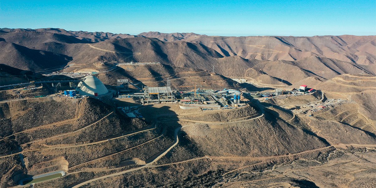 El vuelo de una mujer en la minería