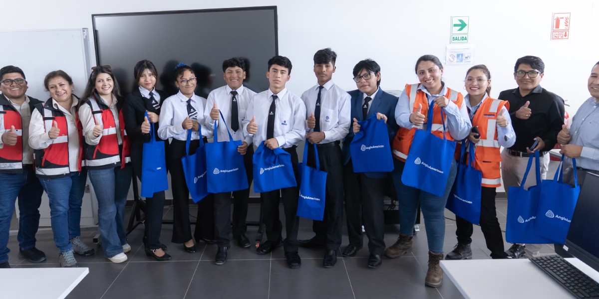 Anglo American impulsa becas para jóvenes a través de su contratista TRAMARSA